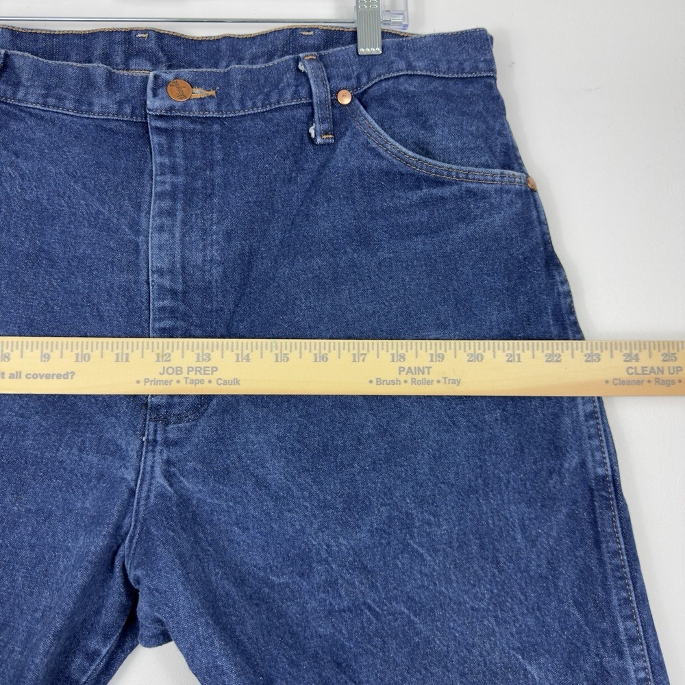 Wrangler 13MWZ Jeans Men 40x32 Denim Cowboy Cut Medium Wash Straight Heavyweight - Picture 7 of 9